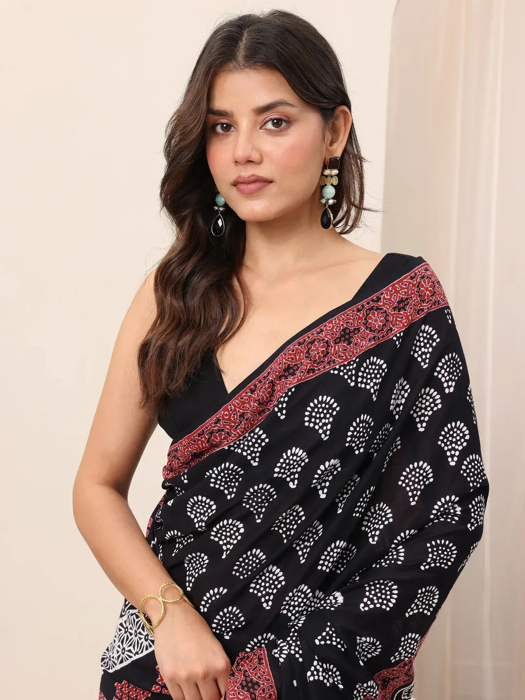 Black Printed Cotton Saree With Unstitched Blouse Piece