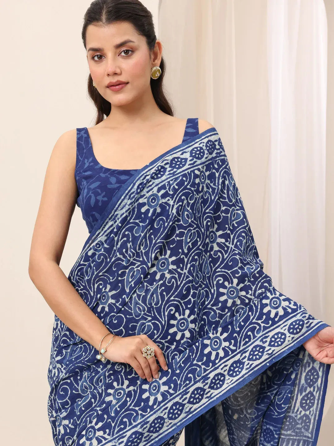 Indigo Printed Cotton Saree With Unstitched Blouse Piece
