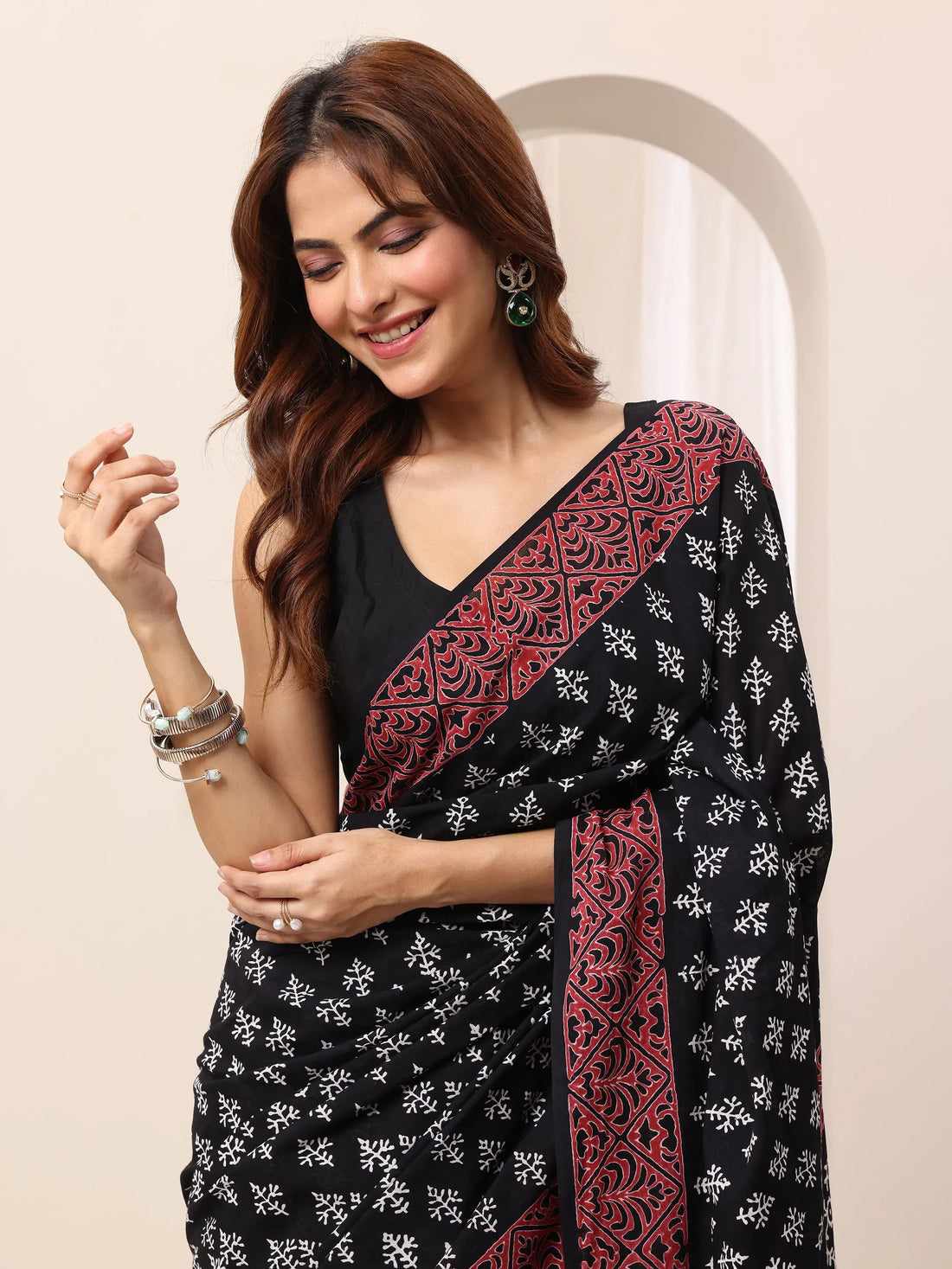 Black Printed Cotton Saree With Unstitched Blouse Piece