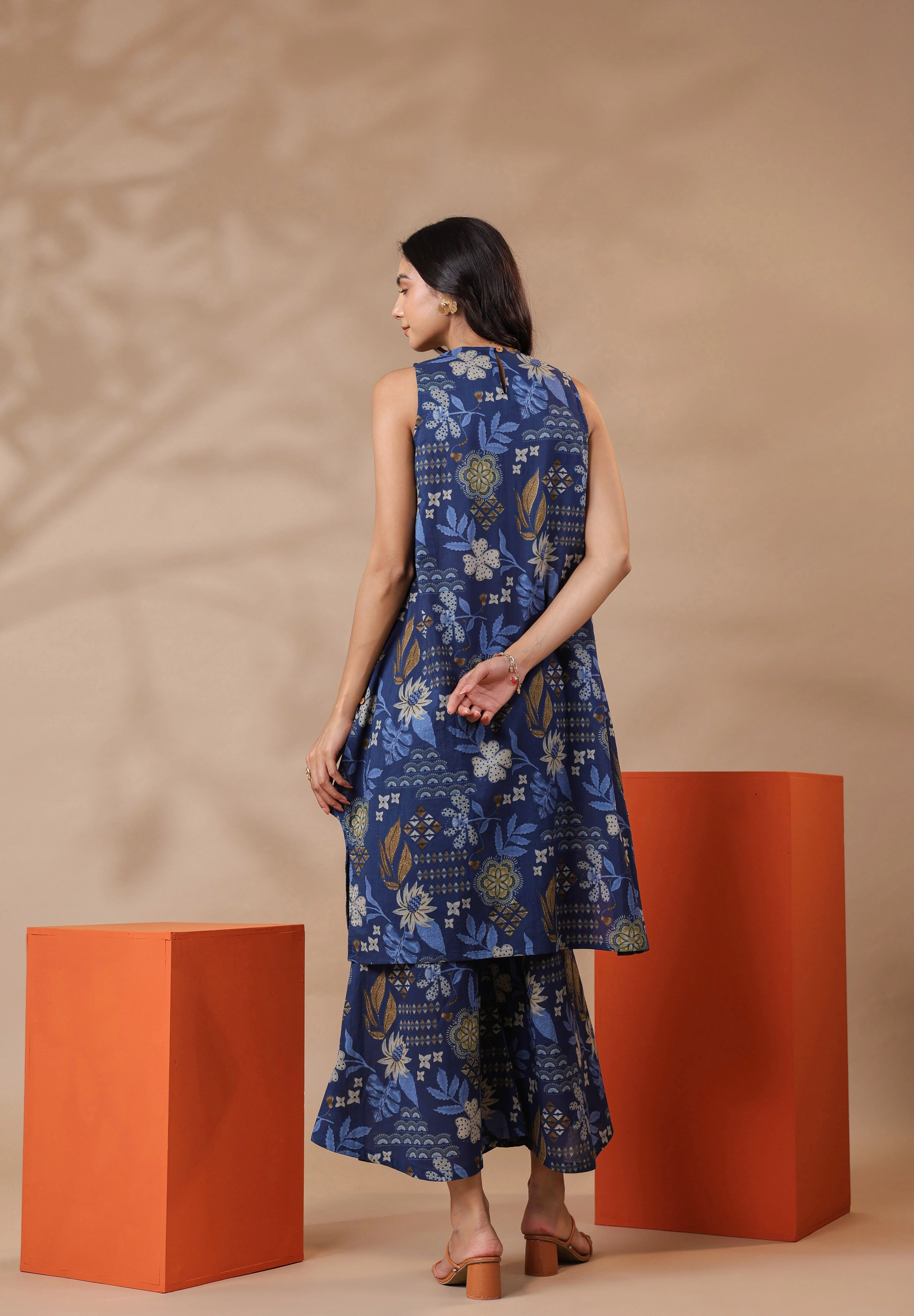 Navy Blue Printed Sleeveless Cotton Kurta & Pants Set