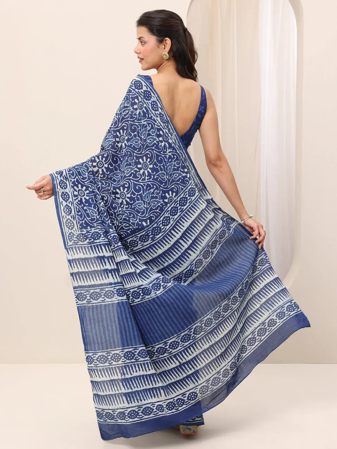 Indigo Printed Cotton Saree With Unstitched Blouse Piece